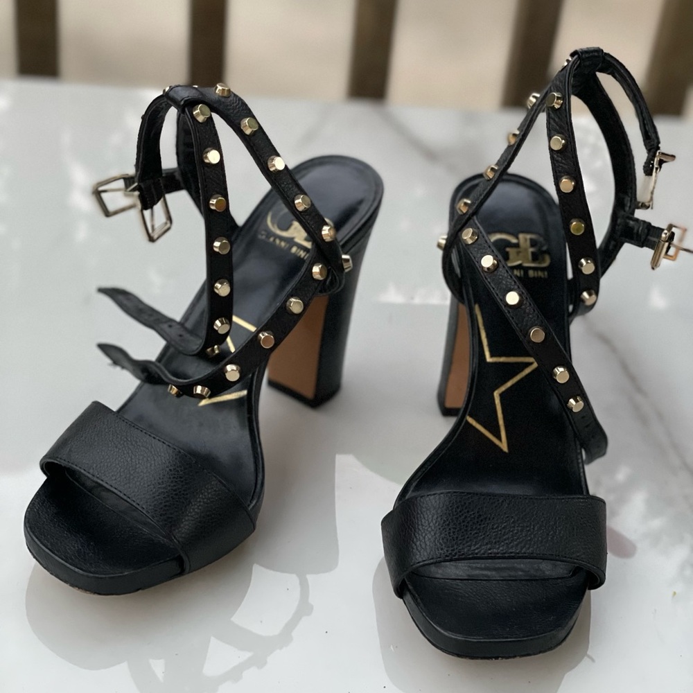 Gianni Bini Black Heels/Sandals